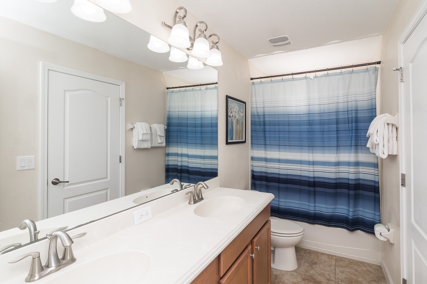 Bathroom 3 shared en-suite with shower tub combo (2nd floor)