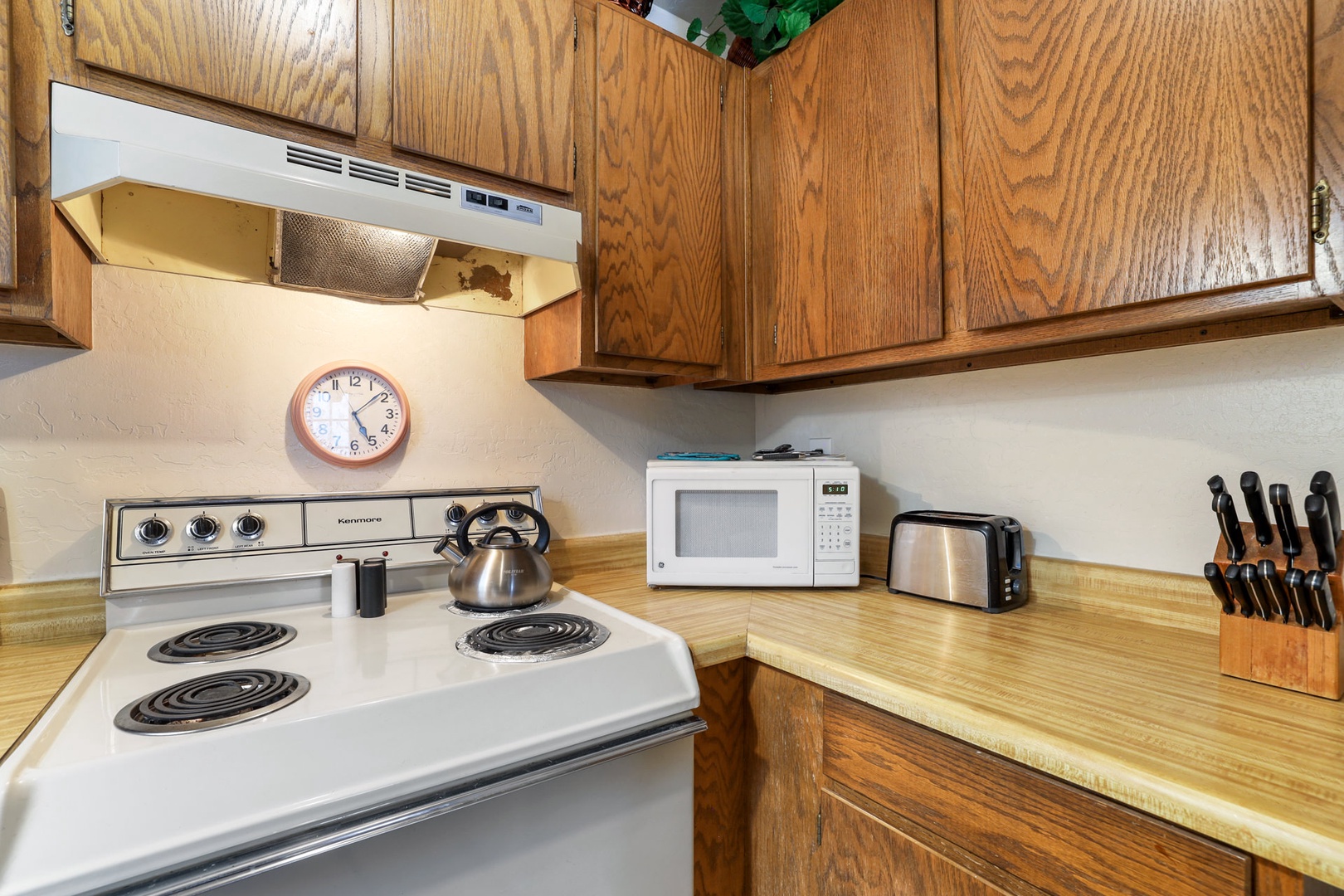 The kitchen offers lots of counter space and convenient amenities