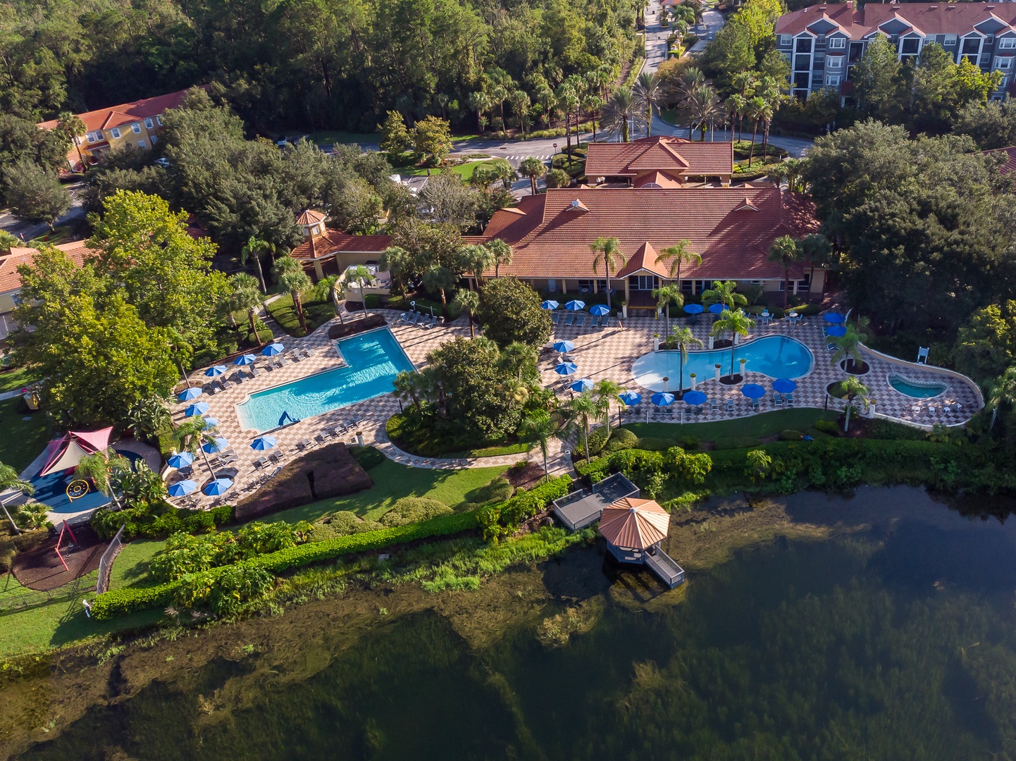 This fabulous resort community offers 2 pools and lakeside walking trails