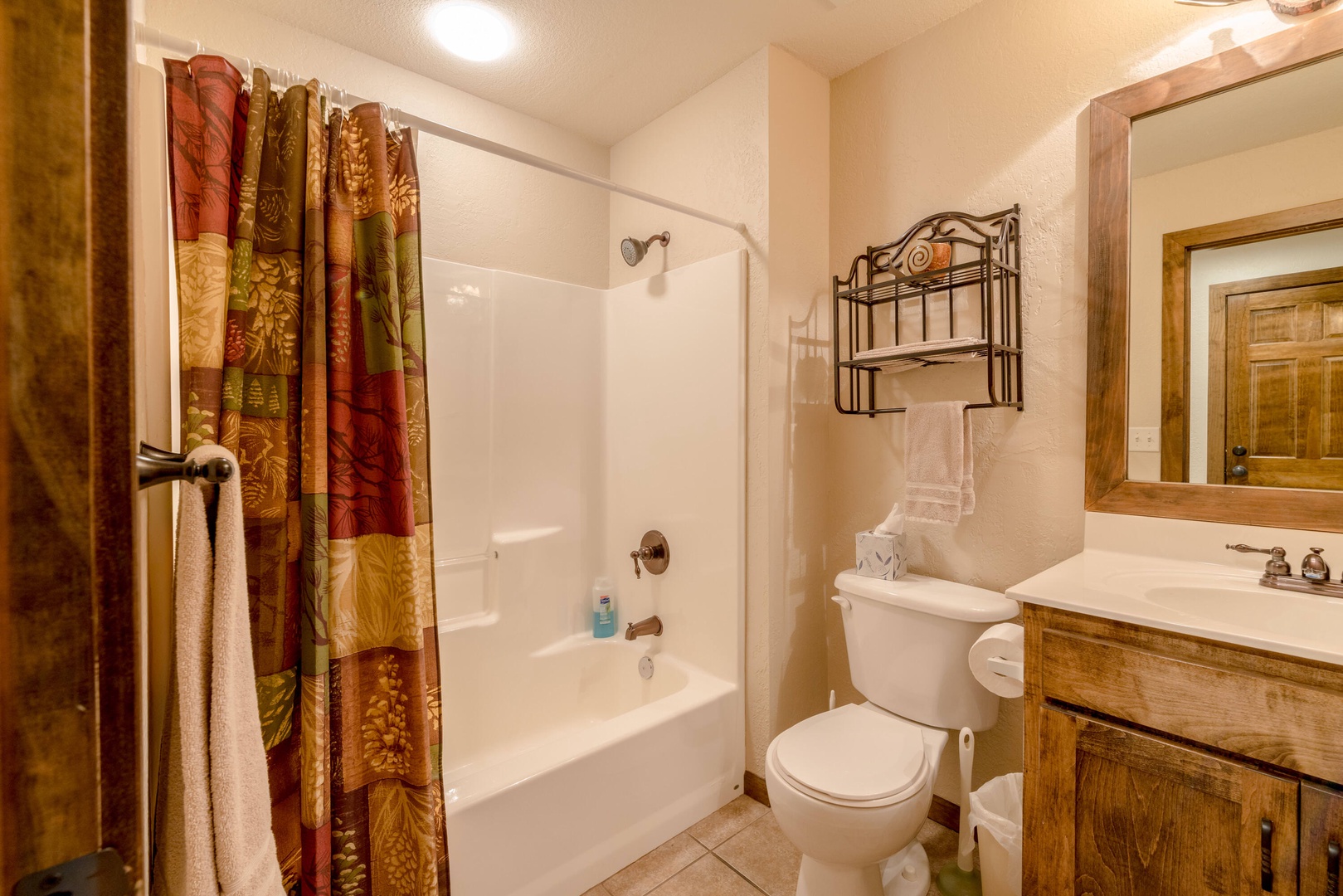 Shared bathroom with shower/tub combo (second floor)