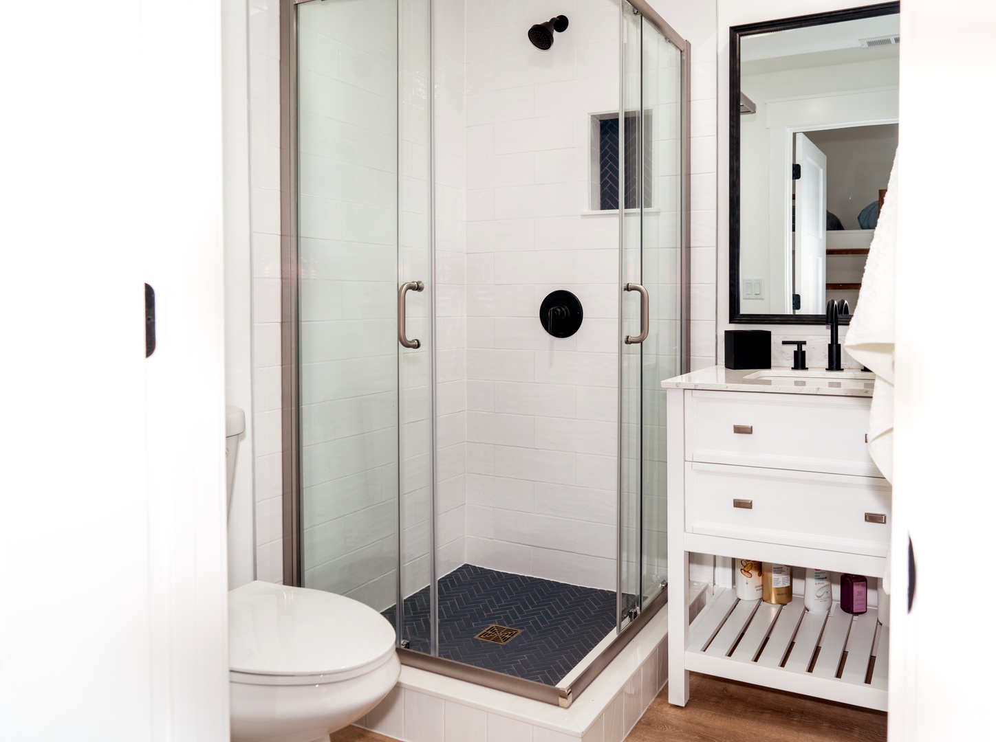 Bathroom 3 en-suite with stand up shower