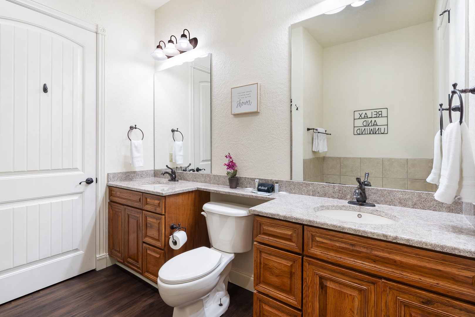 The spacious king en suite offers dual vanities & separate shower/soaking tub