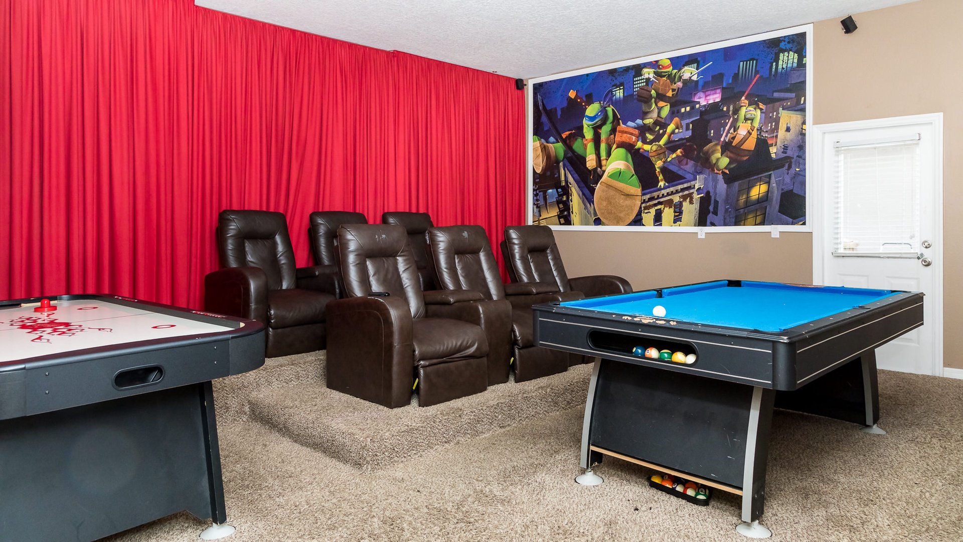 Game room with theater