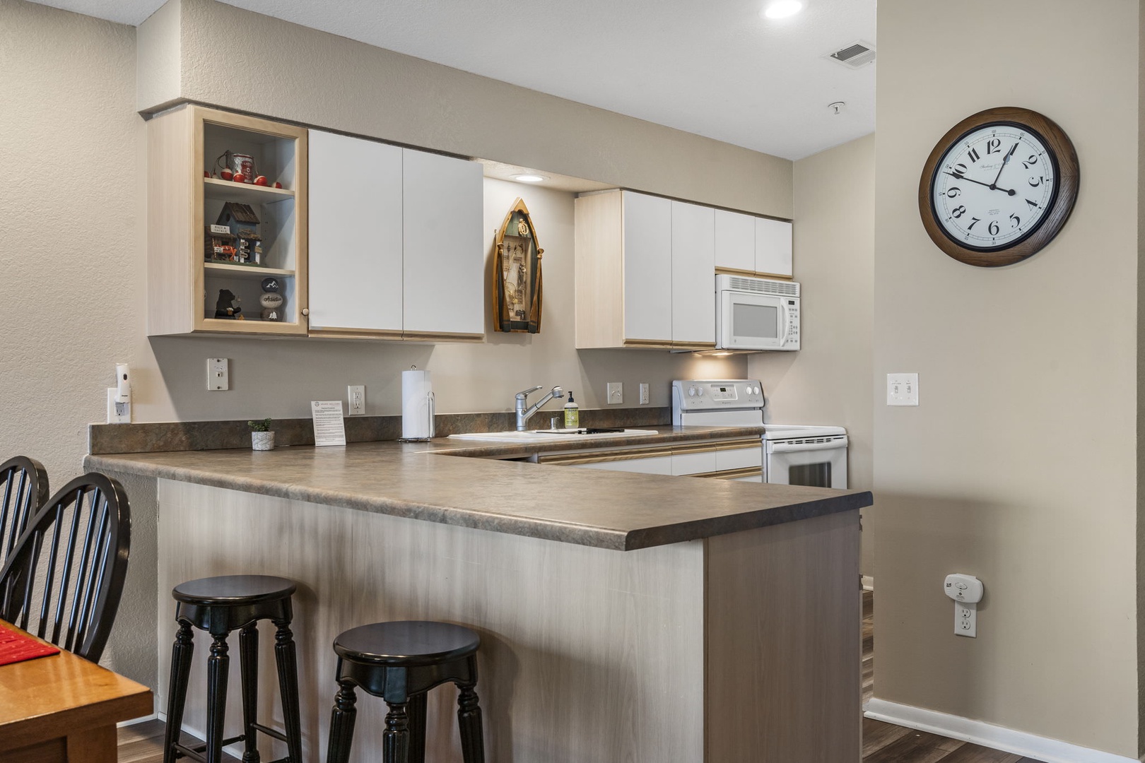 Kitchen bar counter with seating for 3