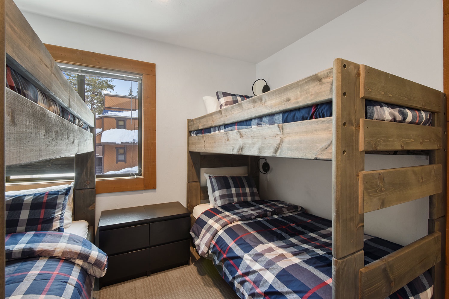 Bedroom 2 with 2 Twin/Twin bunk beds