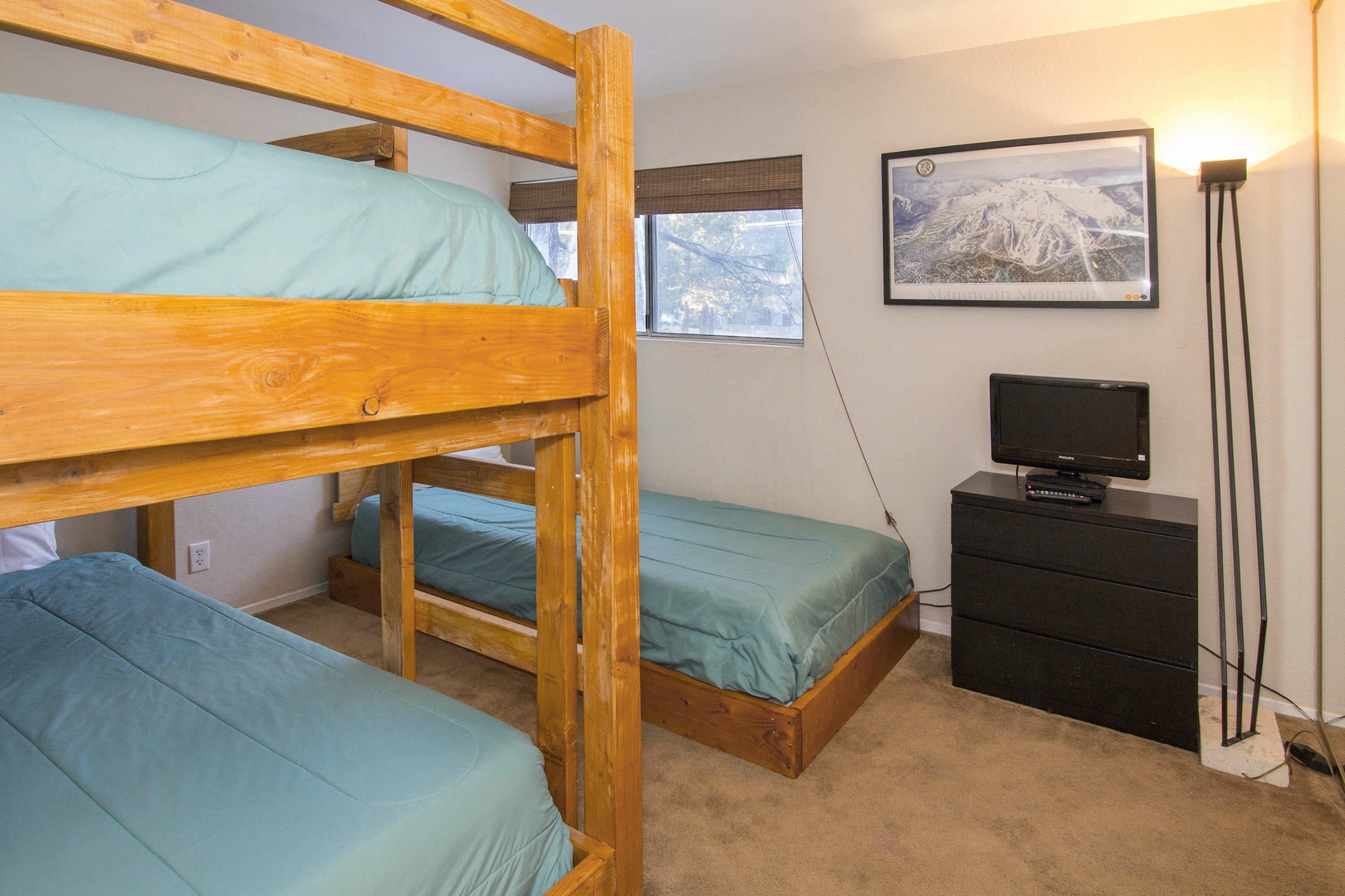 Bedroom 2: Bunk bed and Twin bed