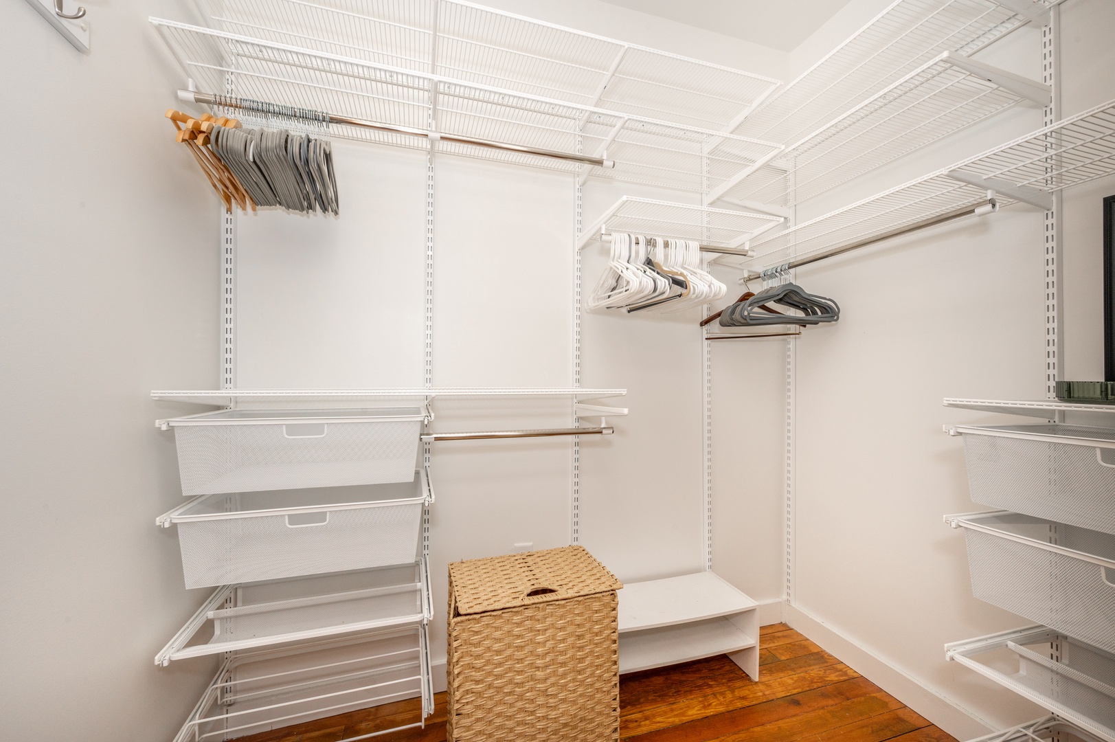 Keep clothes & bags neatly stowed away in the king suite closet
