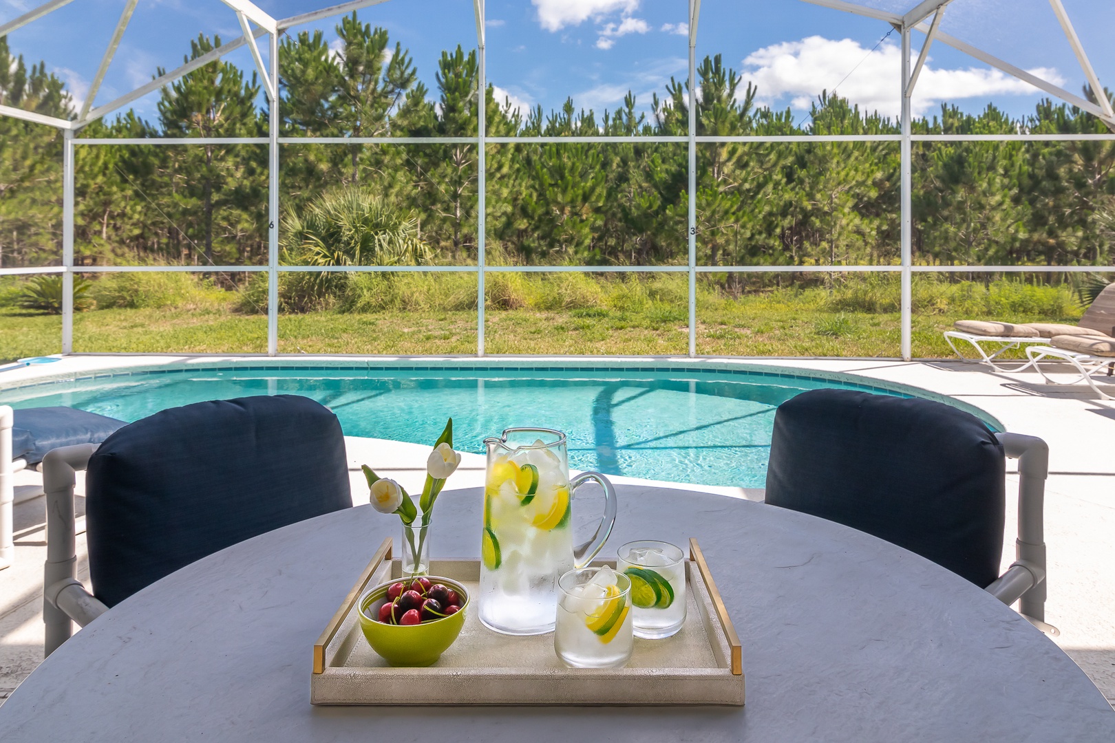 Take your favorite snacks and beverages out poolside!