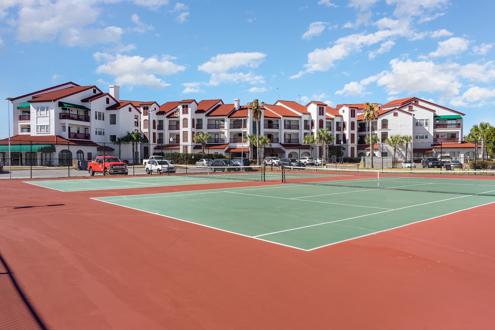 Enjoy fabulous community amenities during your stay!