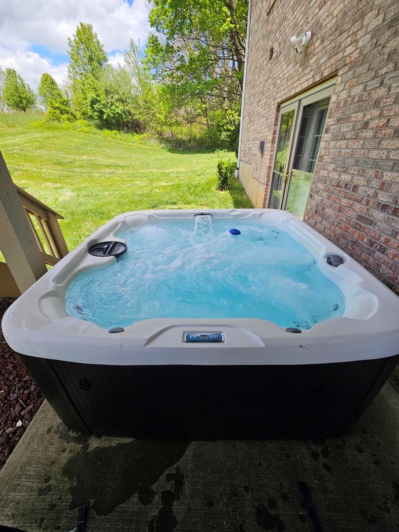 Newly added exclusive hot tub!