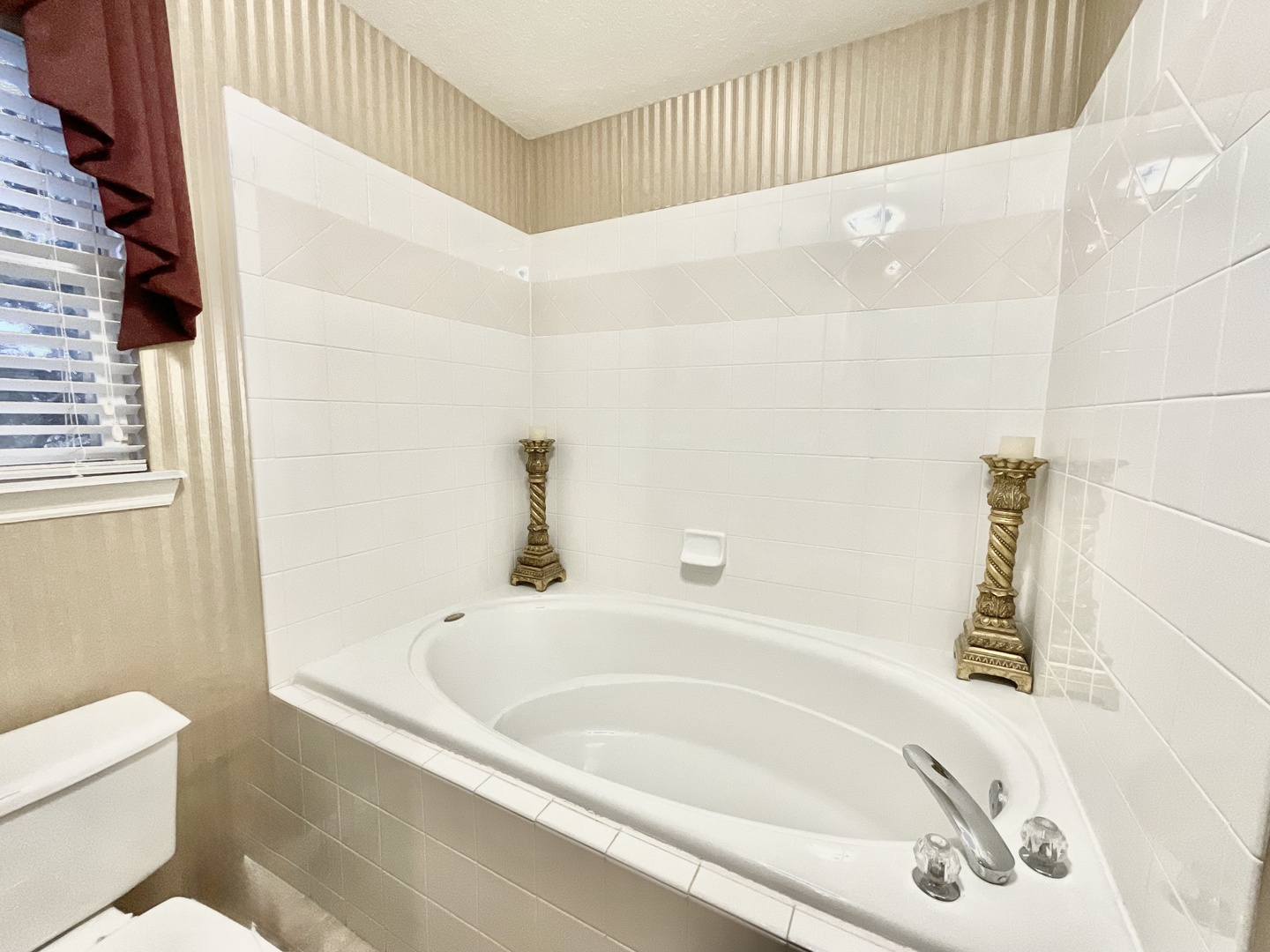 A double vanity & shower in this ensuite with separate soaker tub