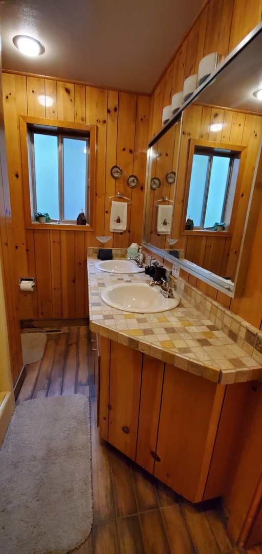 Guest bathroom w/ dual sinks