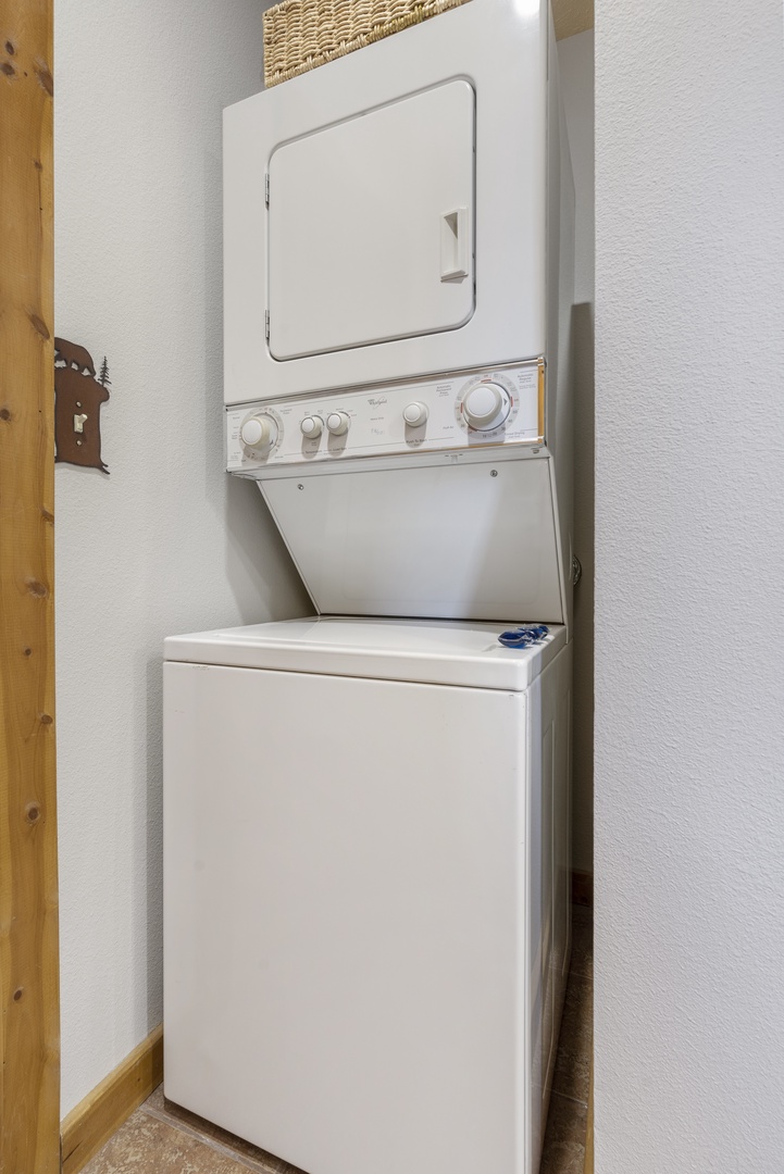 Stackable washer/dryer in laundry closet