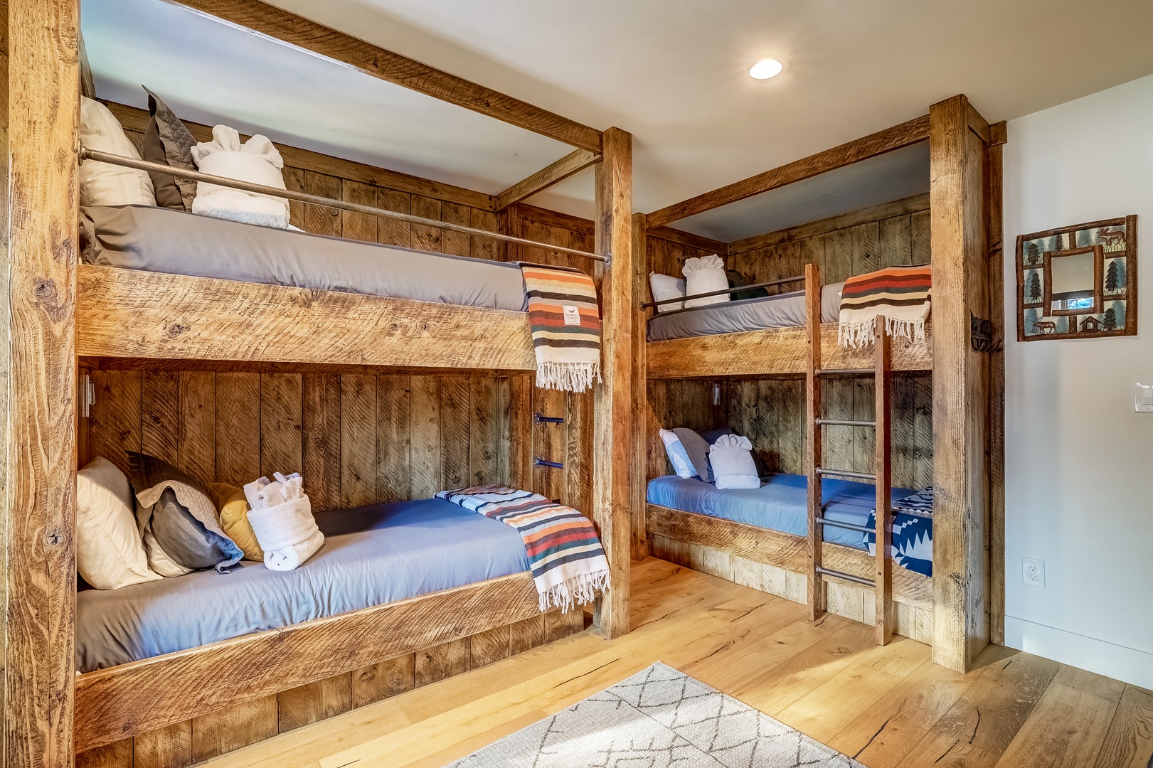 Bedroom 3 with 2 Twin/Twin bunk beds (1st floor)
