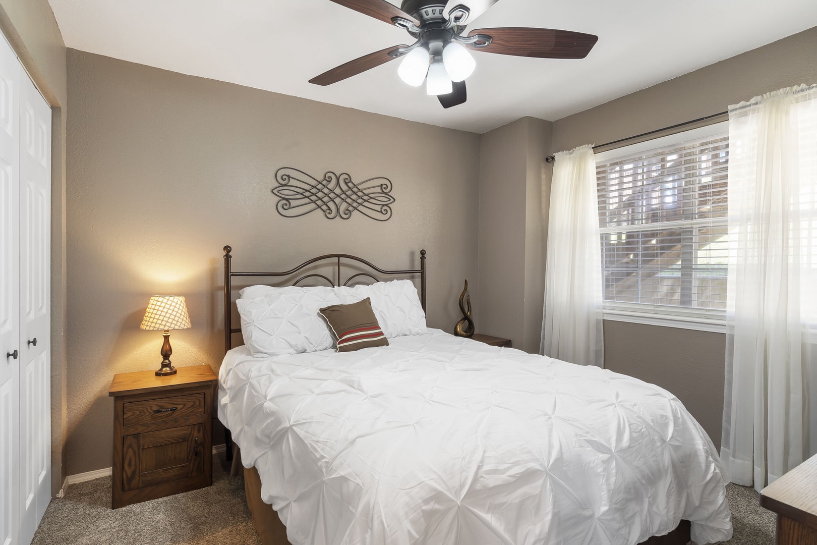 Bedroom #1 with Queen Bed