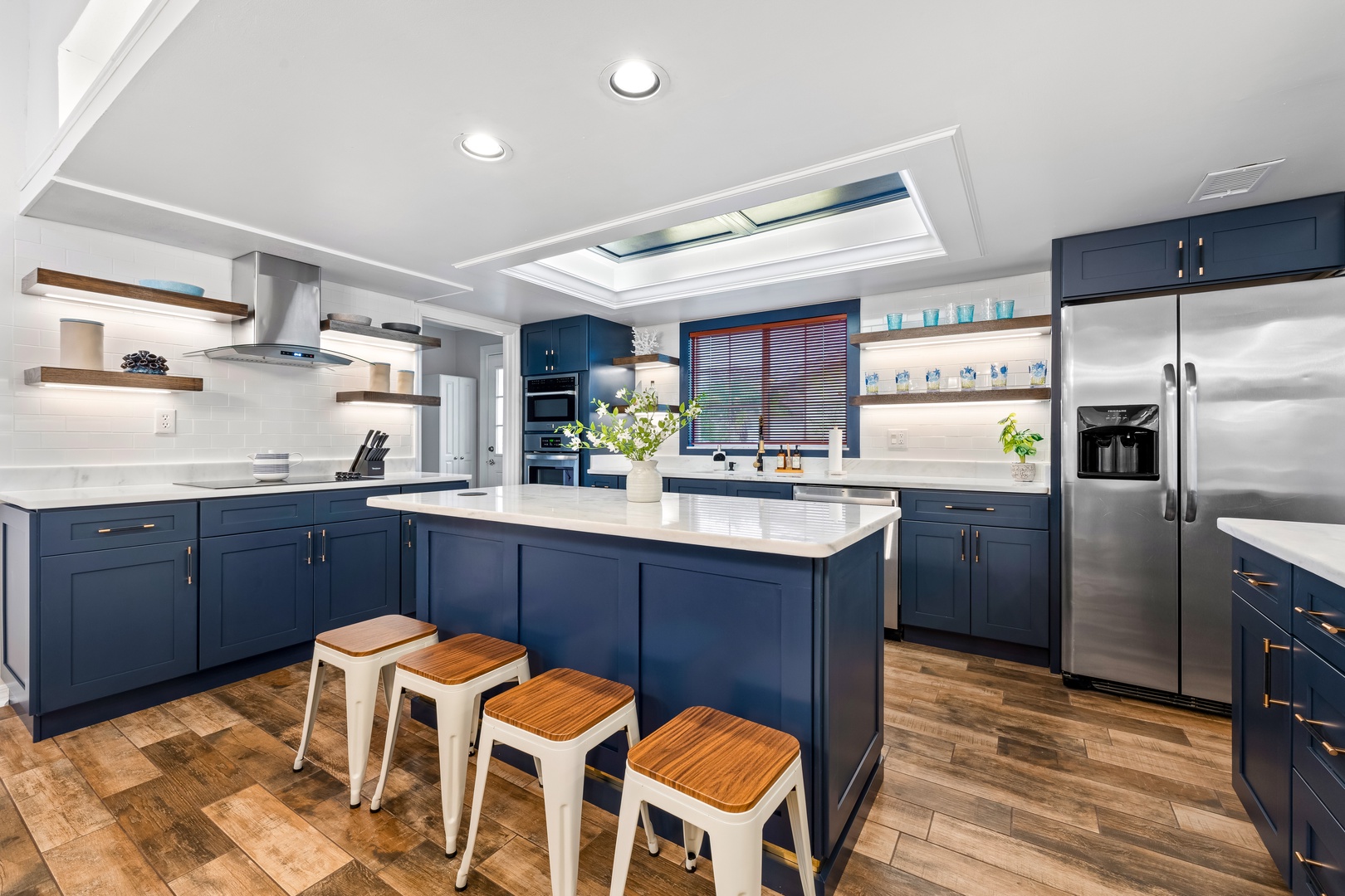 Chef's dream: Elegant coastal kitchen with ample space and amenities galore