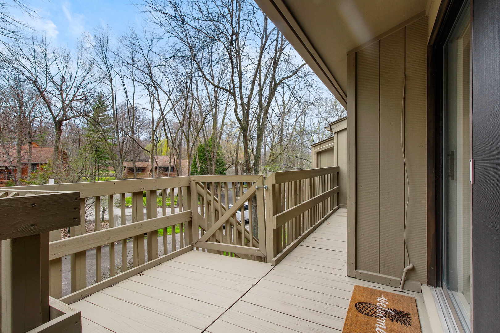 Enjoy a cup of coffee or dine al fresco on the deck, with seating for 4