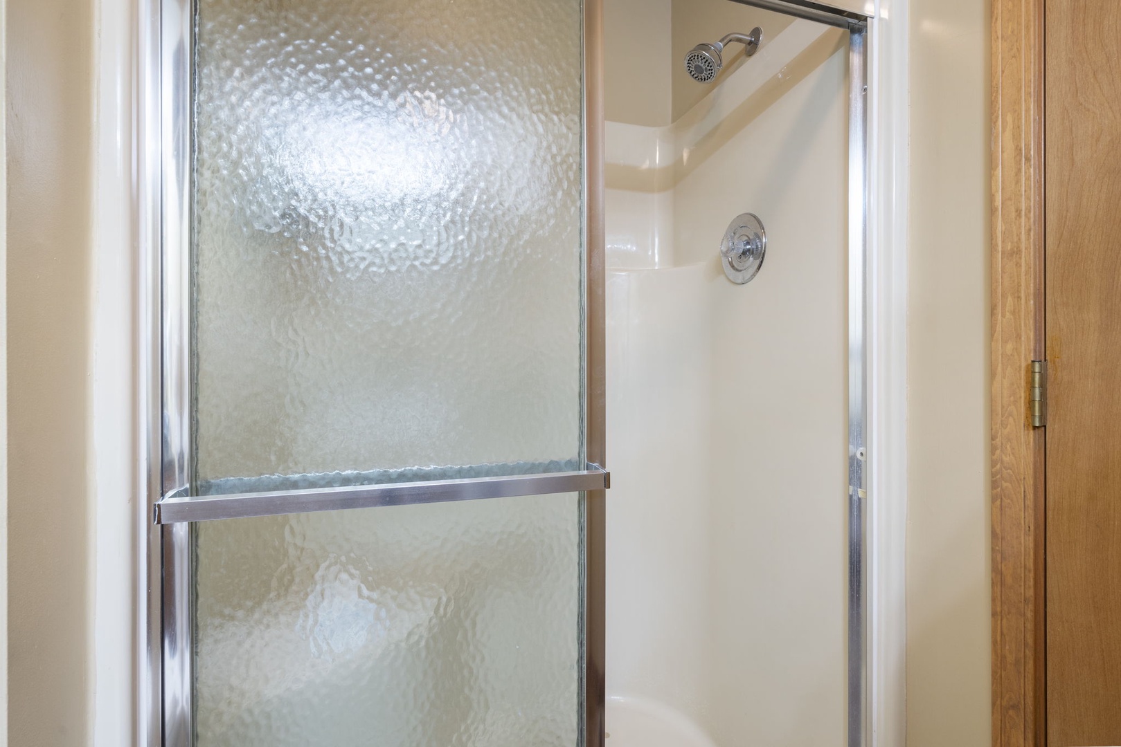 Bathroom 2 shared with walk in shower