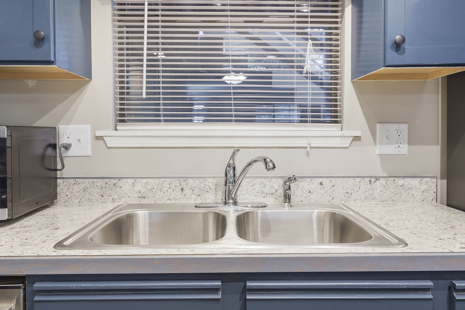 Stainless Sink & Appliances