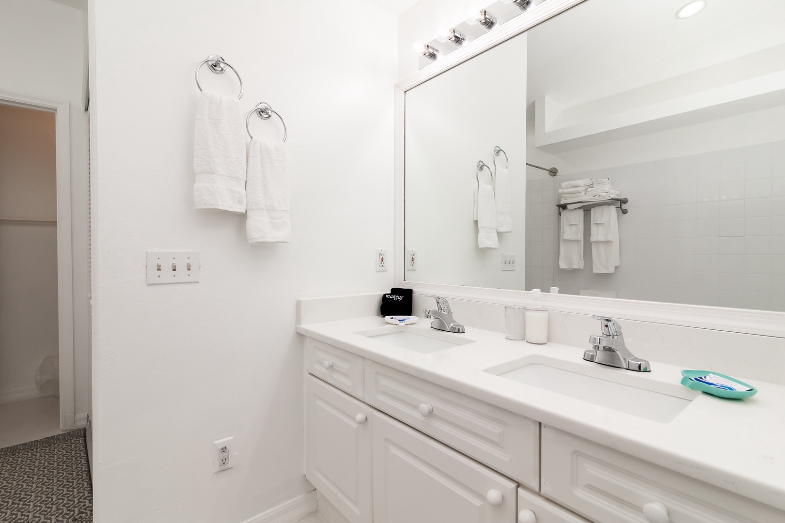 Bathroom 2 with separate shower and jacuzzi tub (2nd floor)