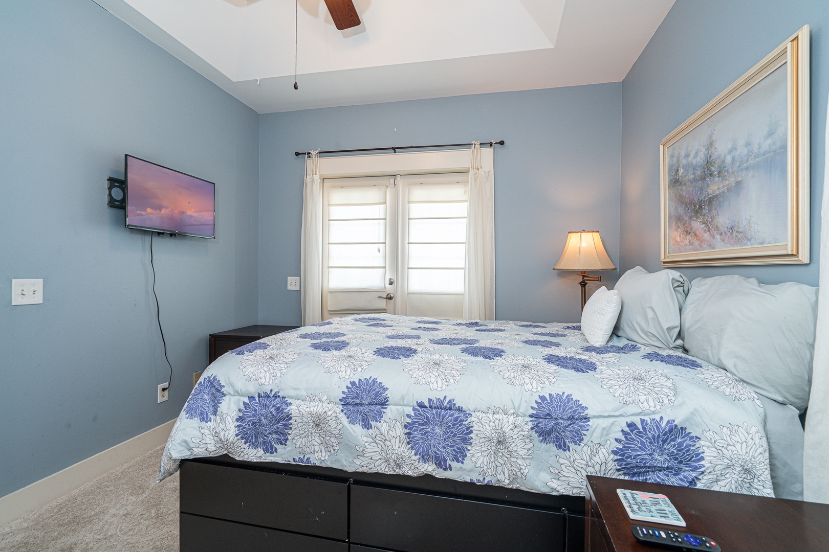 This 2nd floor full suite offers a private ensuite, Smart TV, & balcony access