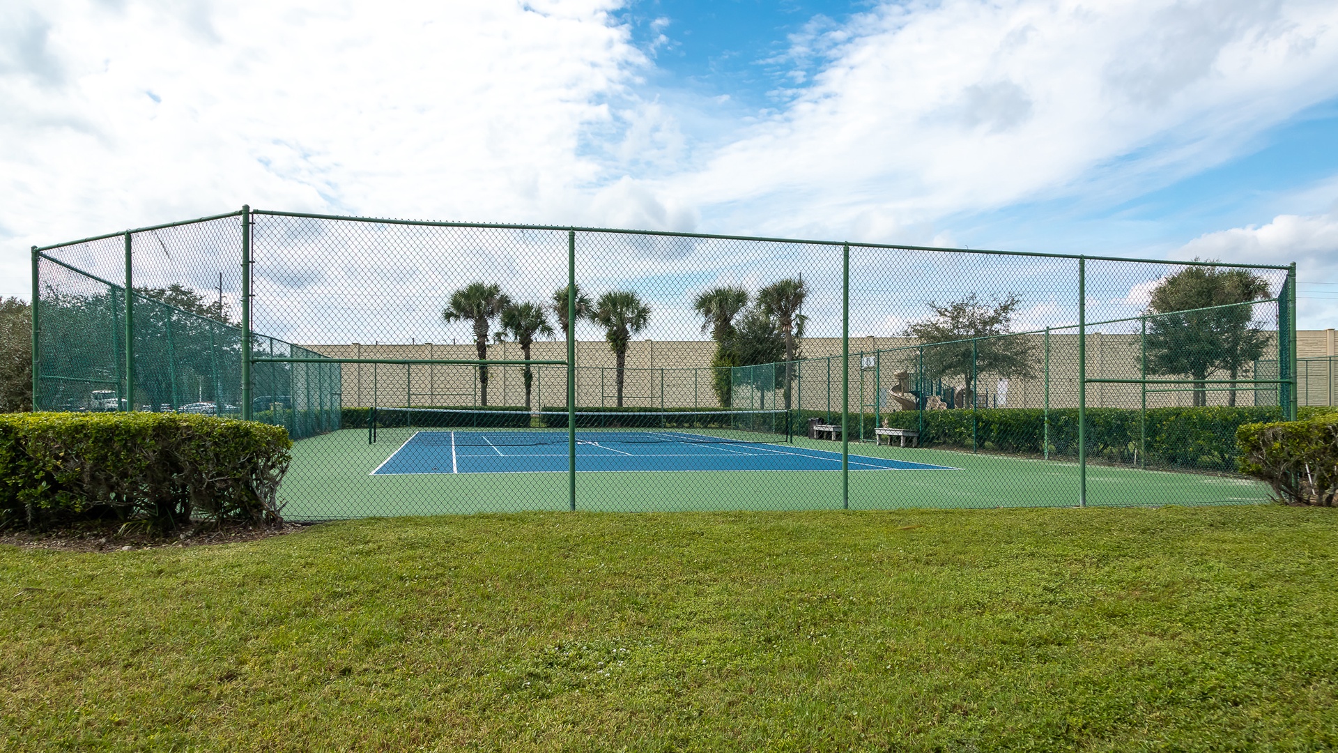 Lake Davenport Estates tennis court amenity
