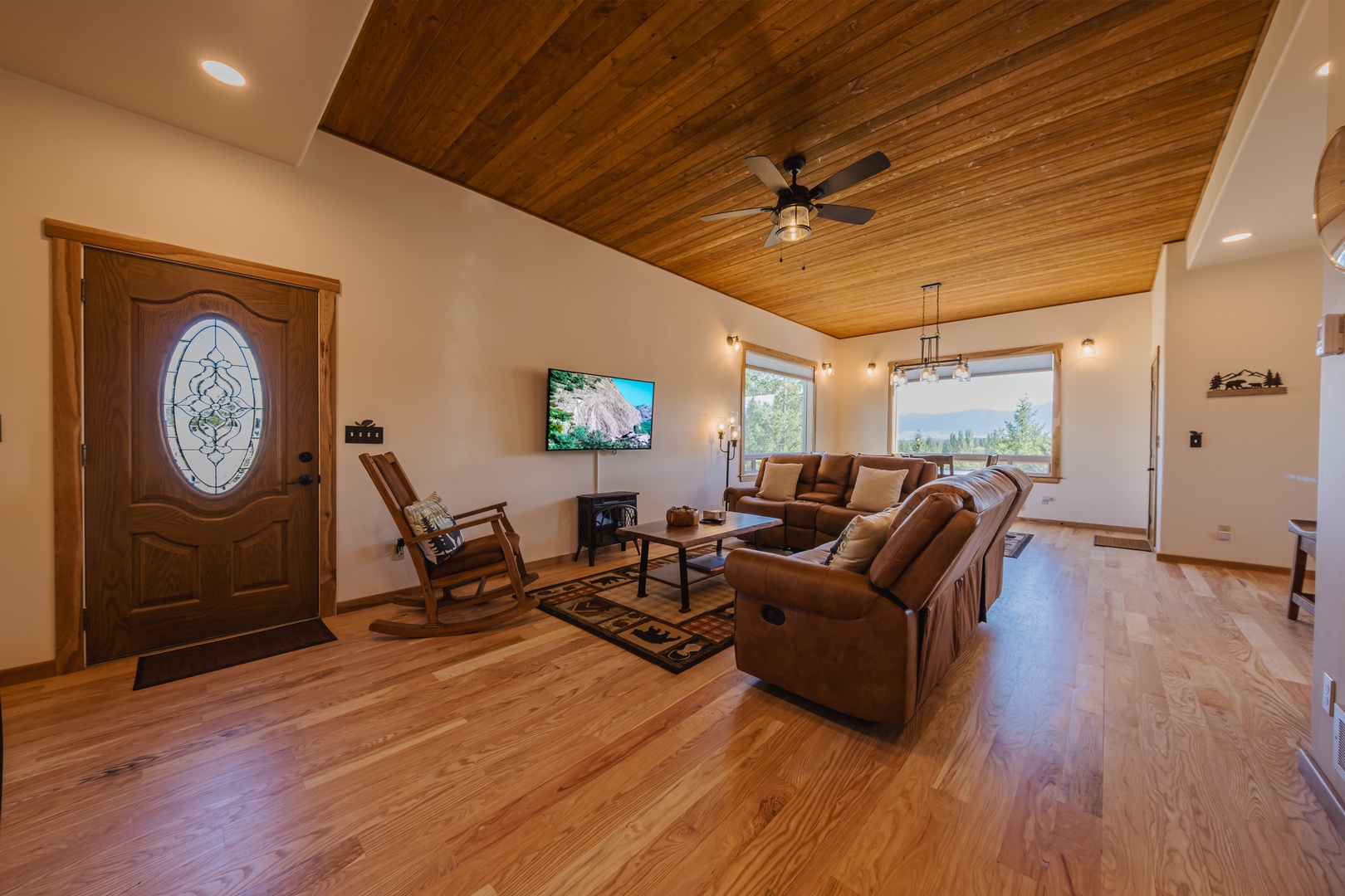 Main living space with ample seating and Smart TV