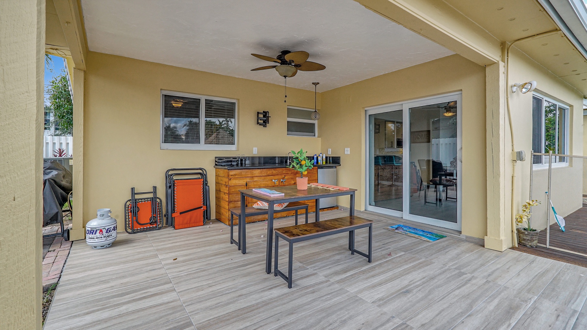 Deck with outdoor seating