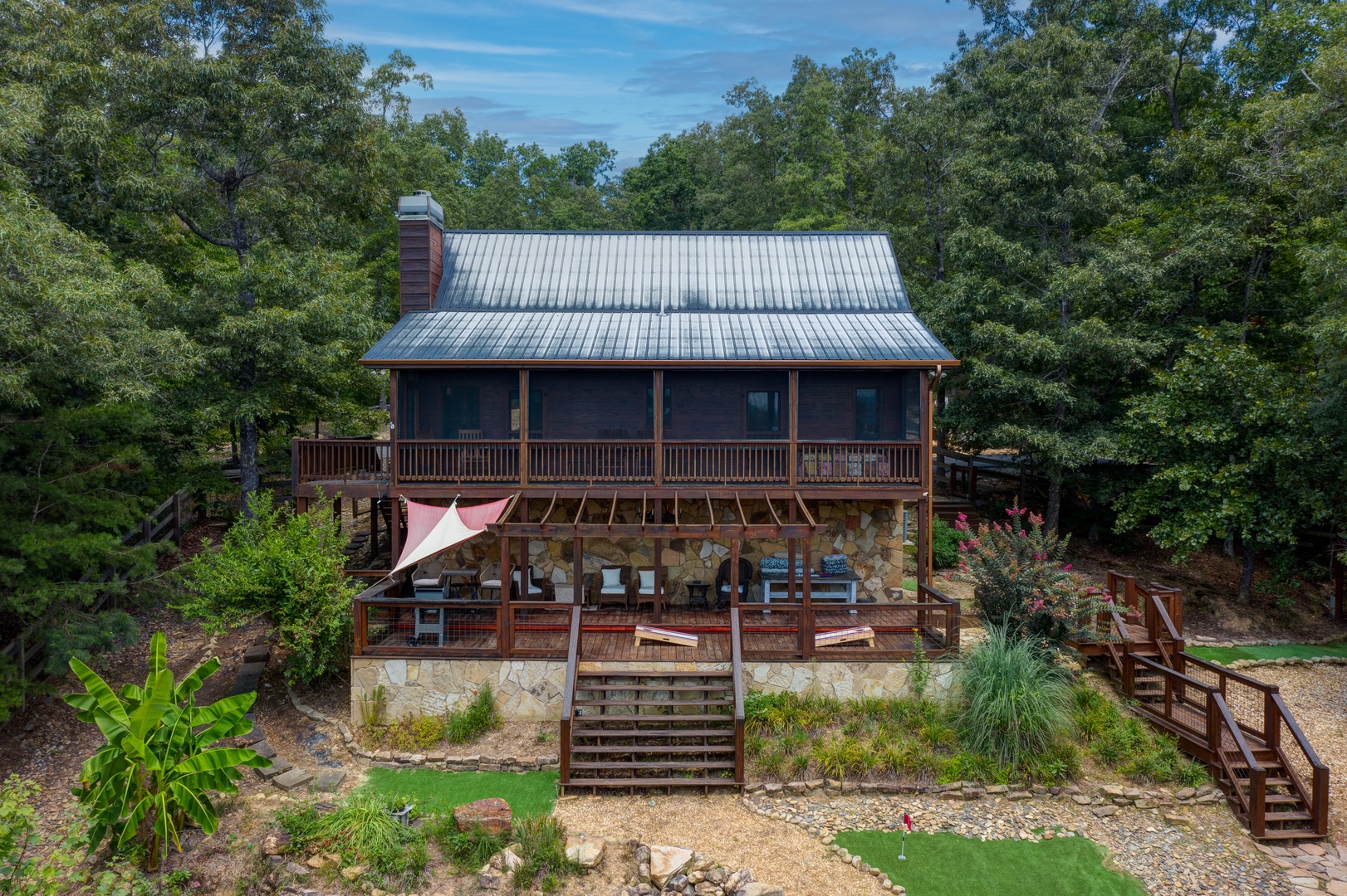 Mountain Haven in The Woods