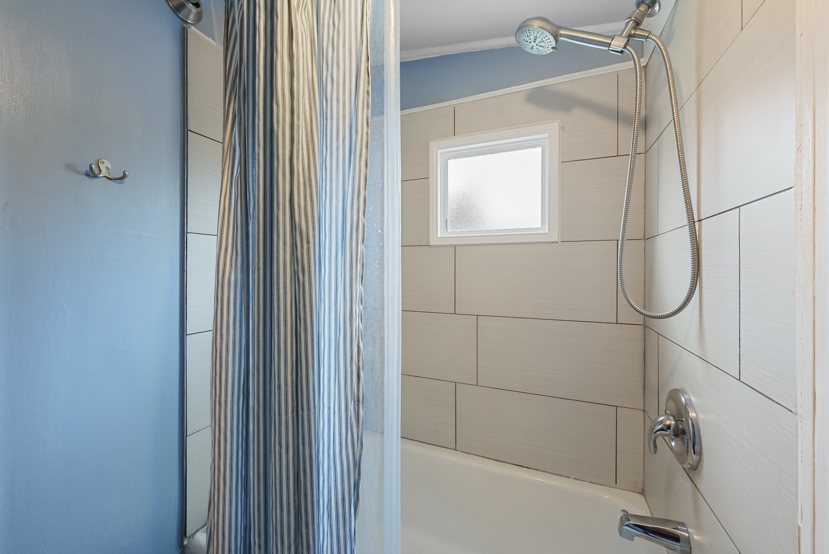 A single vanity & shower/tub combo awaits in the full bath