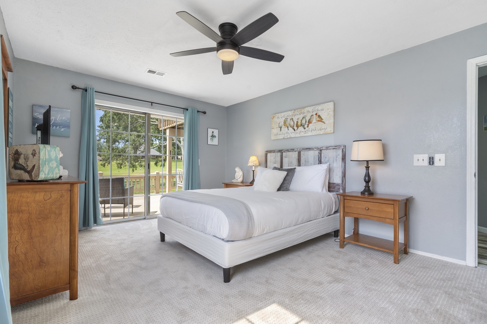 Bedroom #1 with Queen Bed