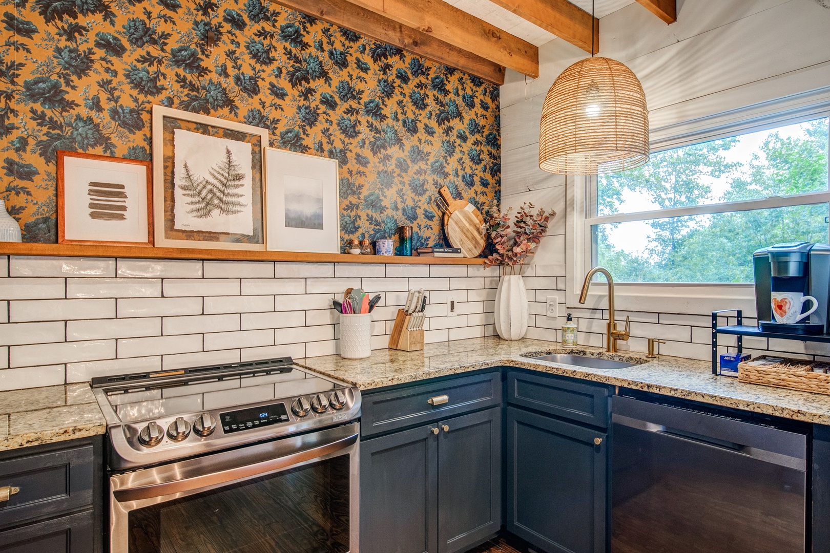 Guests are sure to love the fabulous décor and amenities of the open kitchen