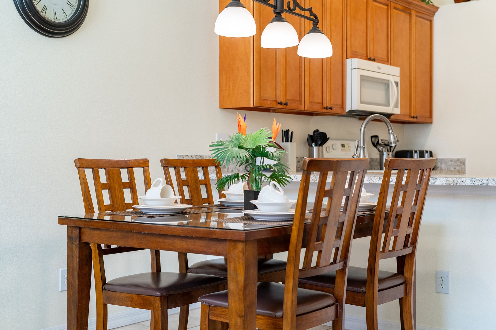 Breakfast nook with seating for 4