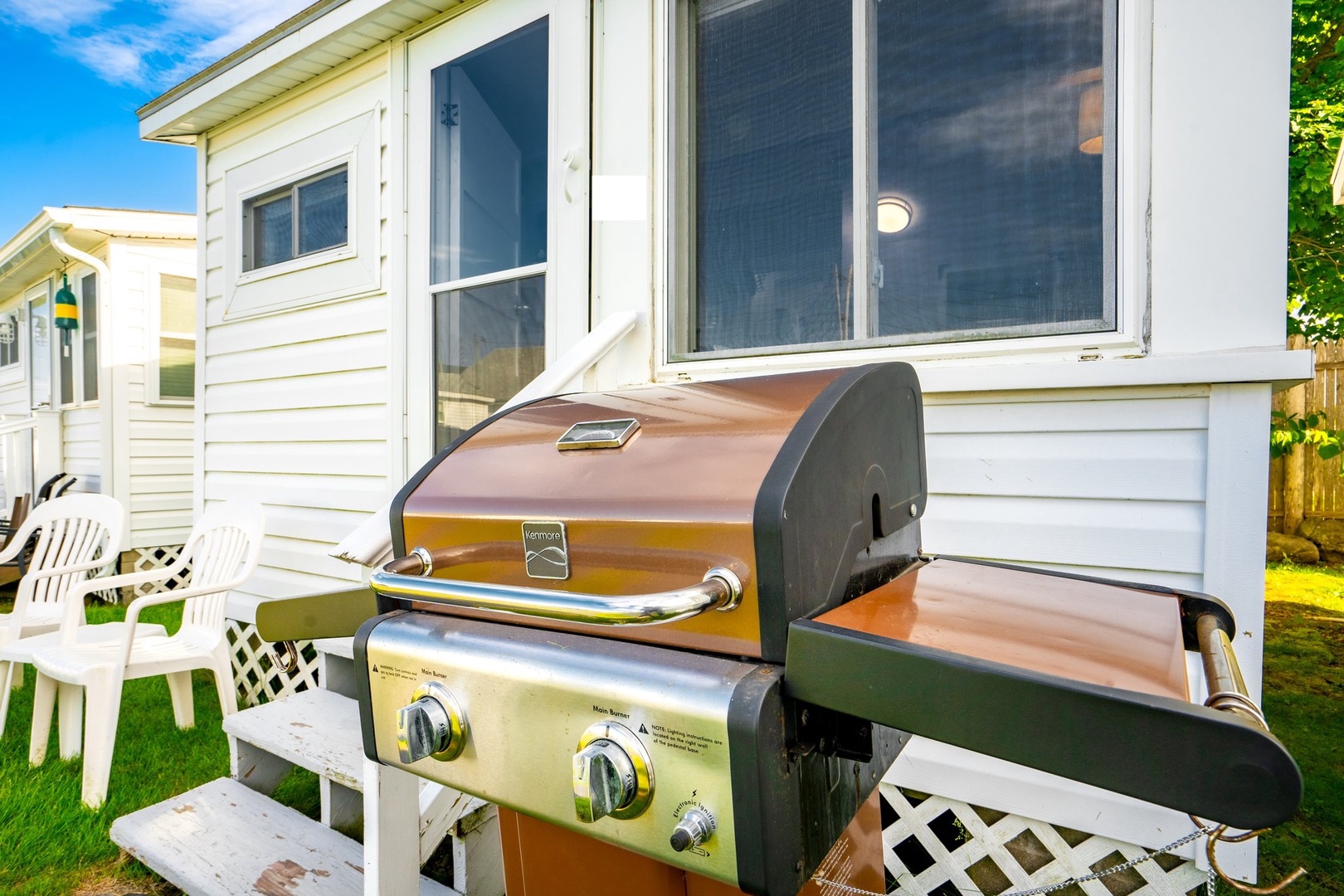 Enjoy the sunshine while you whip up culinary delights on the grill!