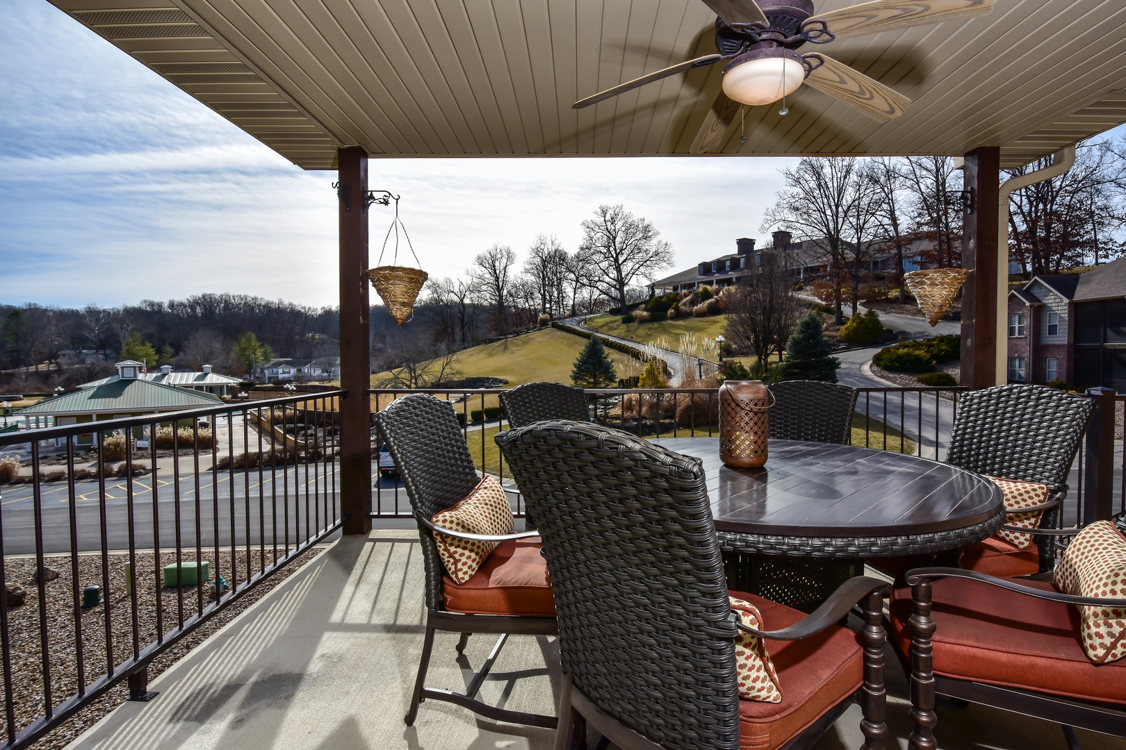 Unwind on the deck with gorgeous views of the golf course and pool
