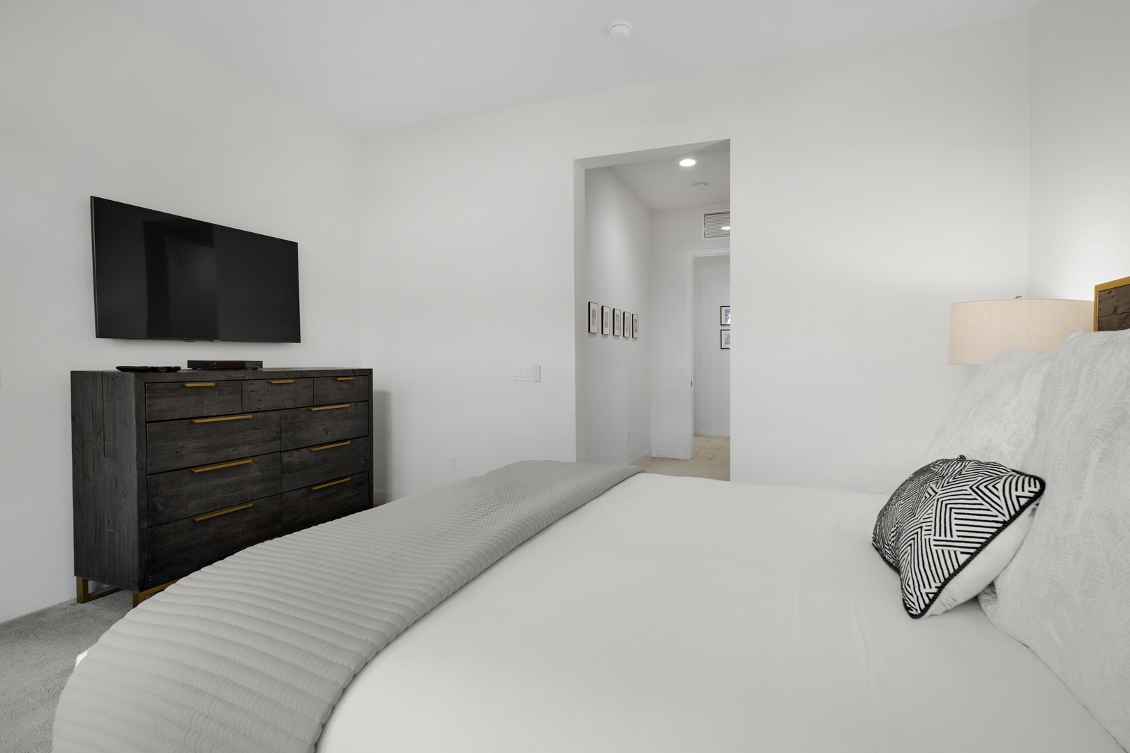 Bedroom 3 with King bed, Smart TV, and en-suite