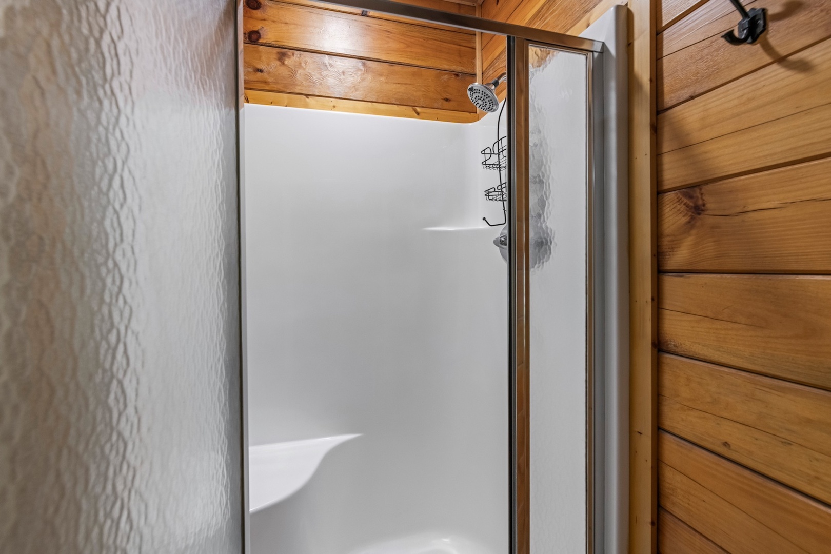 Shared ensuite with stand-up shower