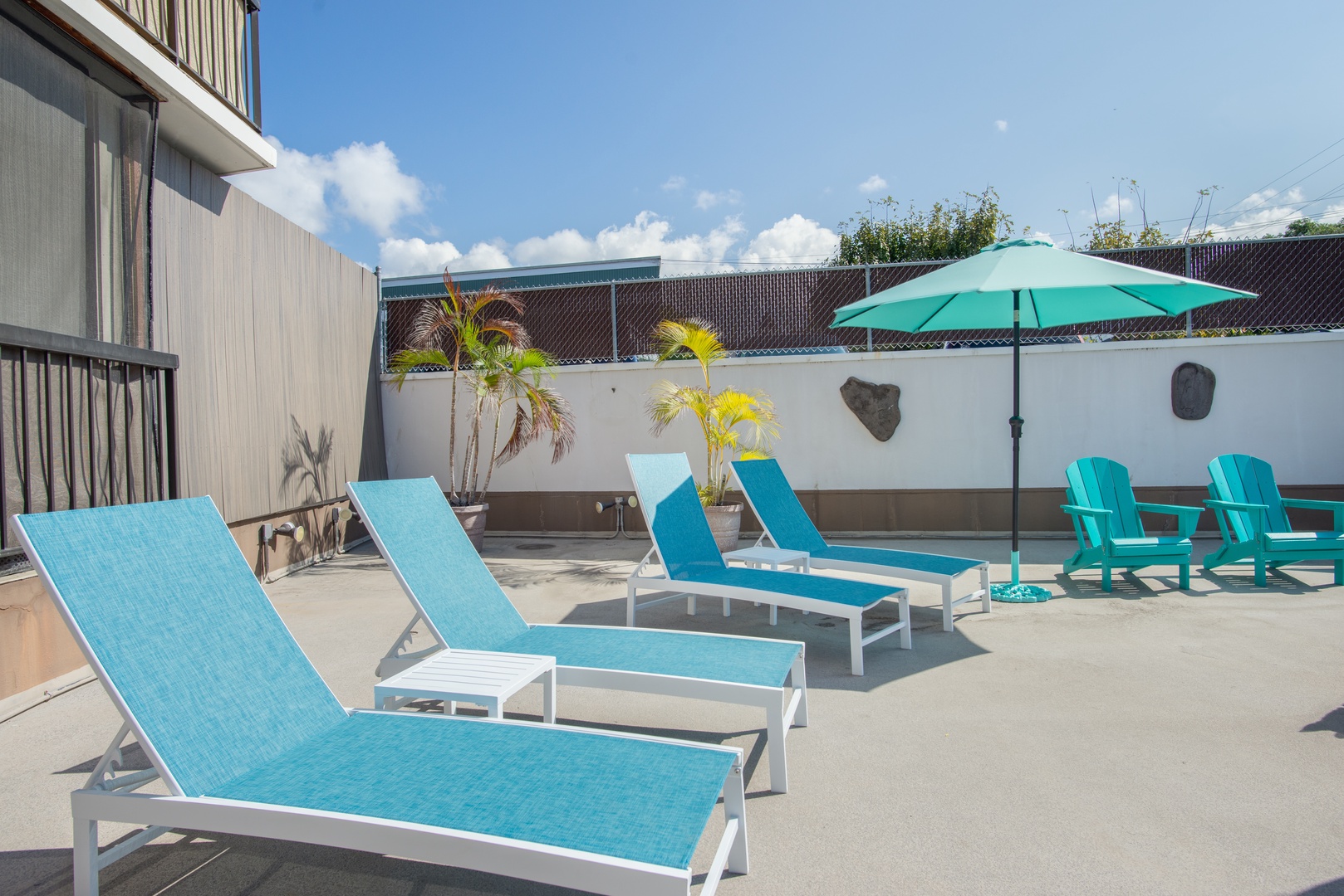 Kona Plaza Pool