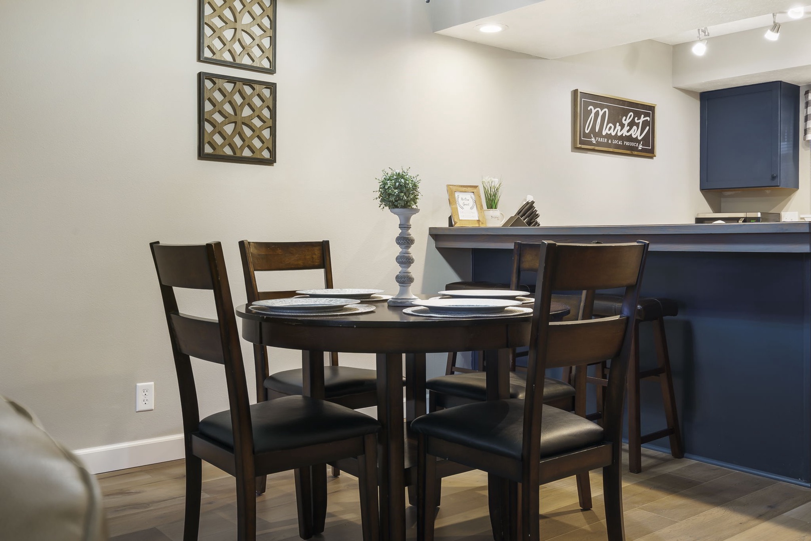 Dining Area with Additional Bar Seating for 3