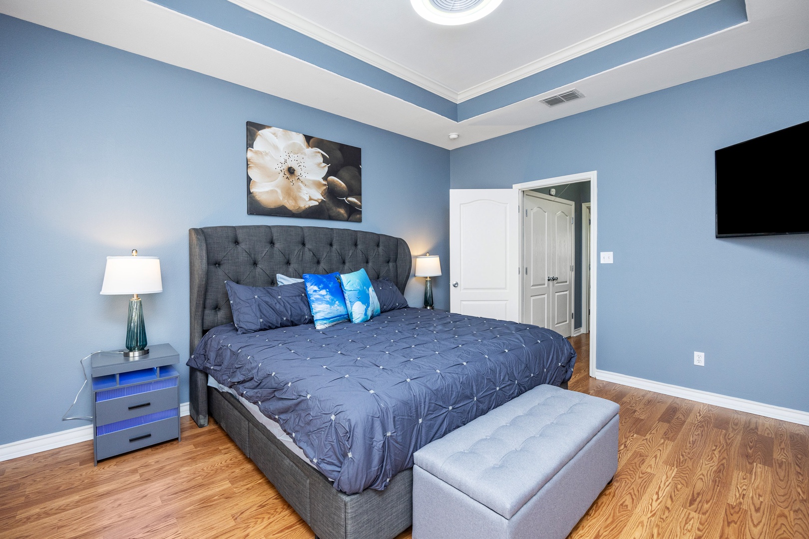 This luxurious king suite offers patio access, closet & private ensuite