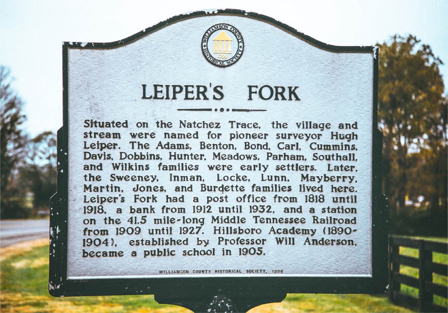 Leiper's Fork sign