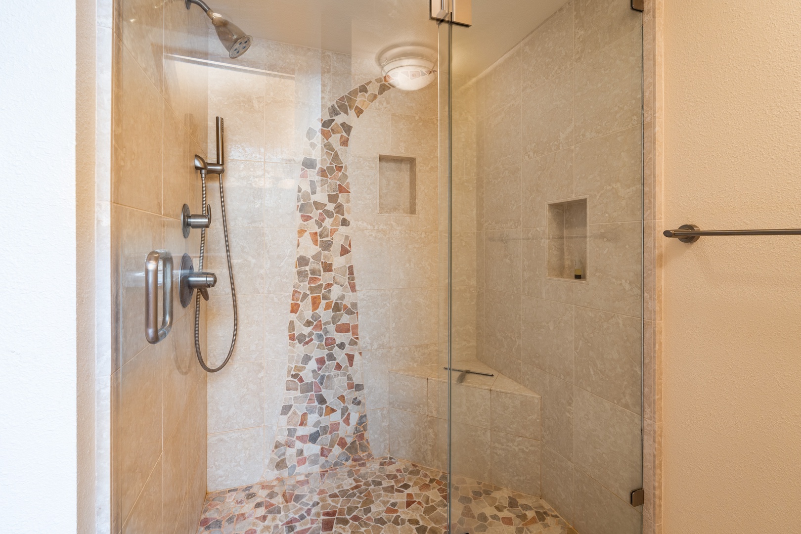 Jack & Jill with walk-in shower!