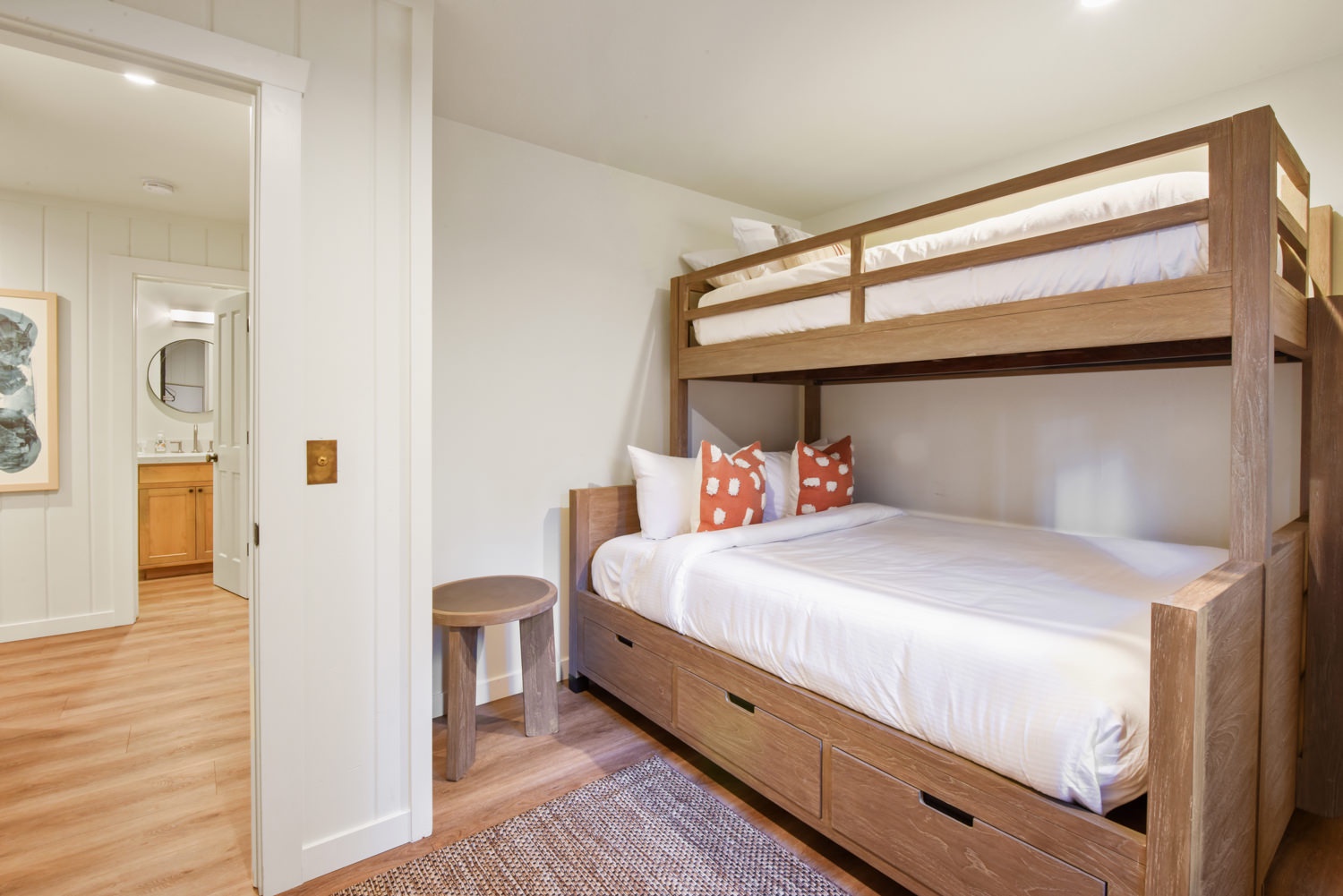 Bedroom 3 with Twin XL/Queen bunk bed (1st floor)