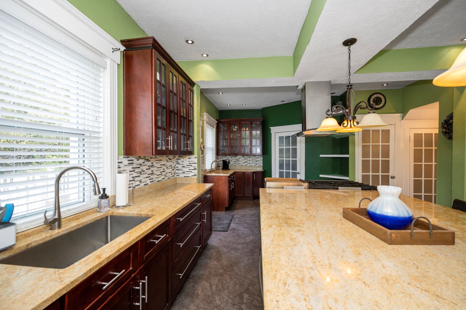 The kitchen is a chef’s dream, with loads of space & high-end amenities
