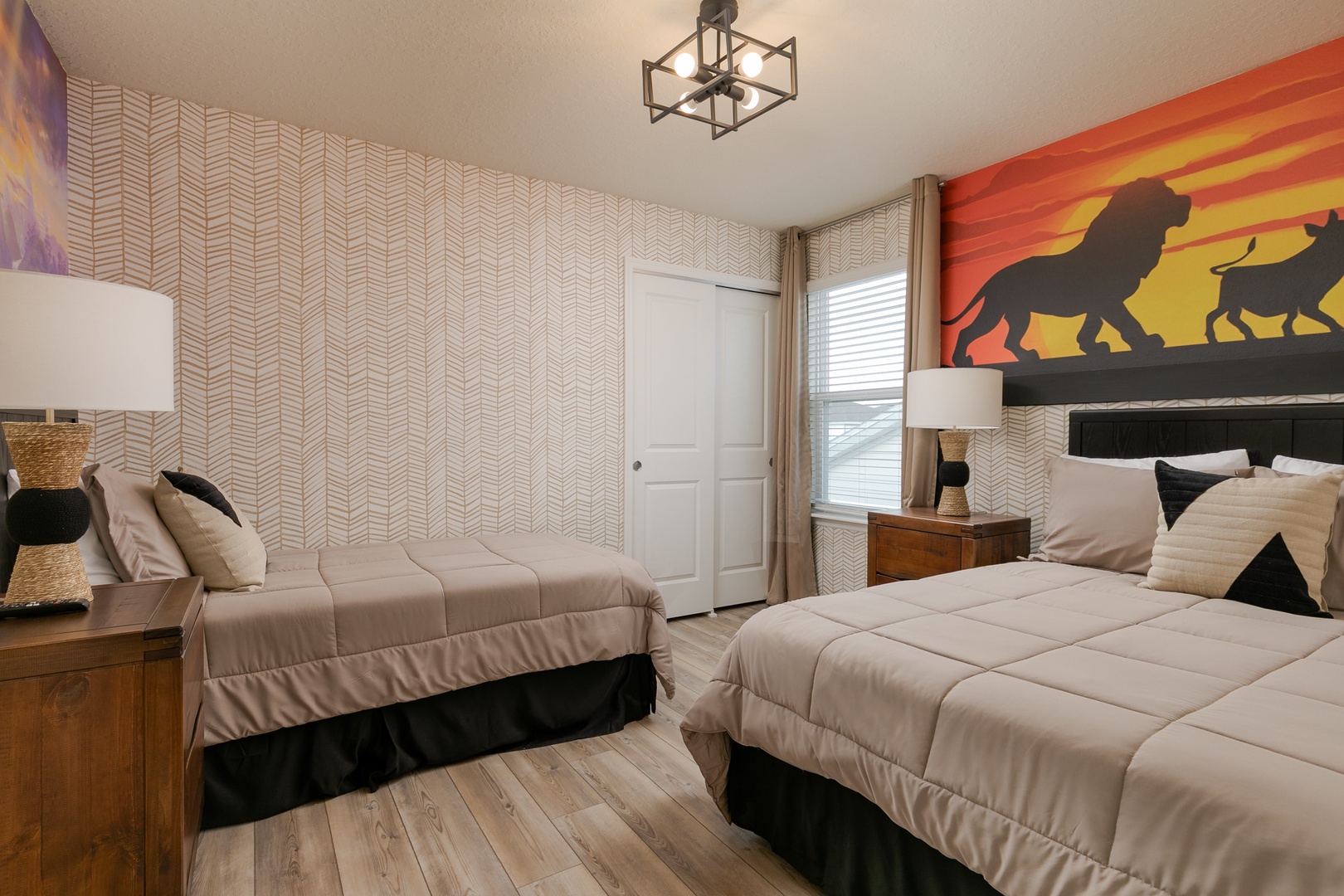 This 2nd floor bedroom offers 2 beds (1 twin & 1 full), and a Smart TV – no worries!