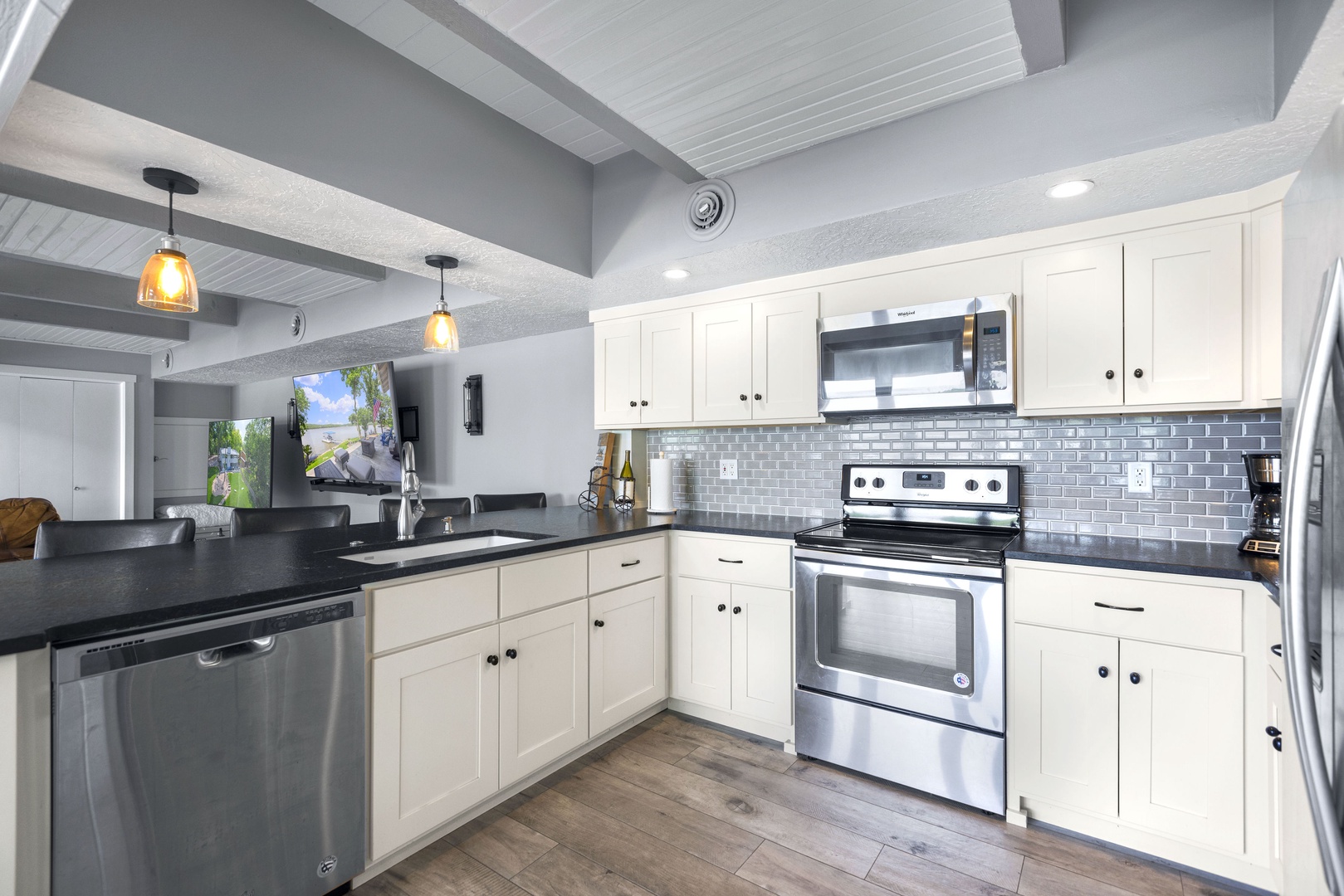 Fully Stocked Kitchen