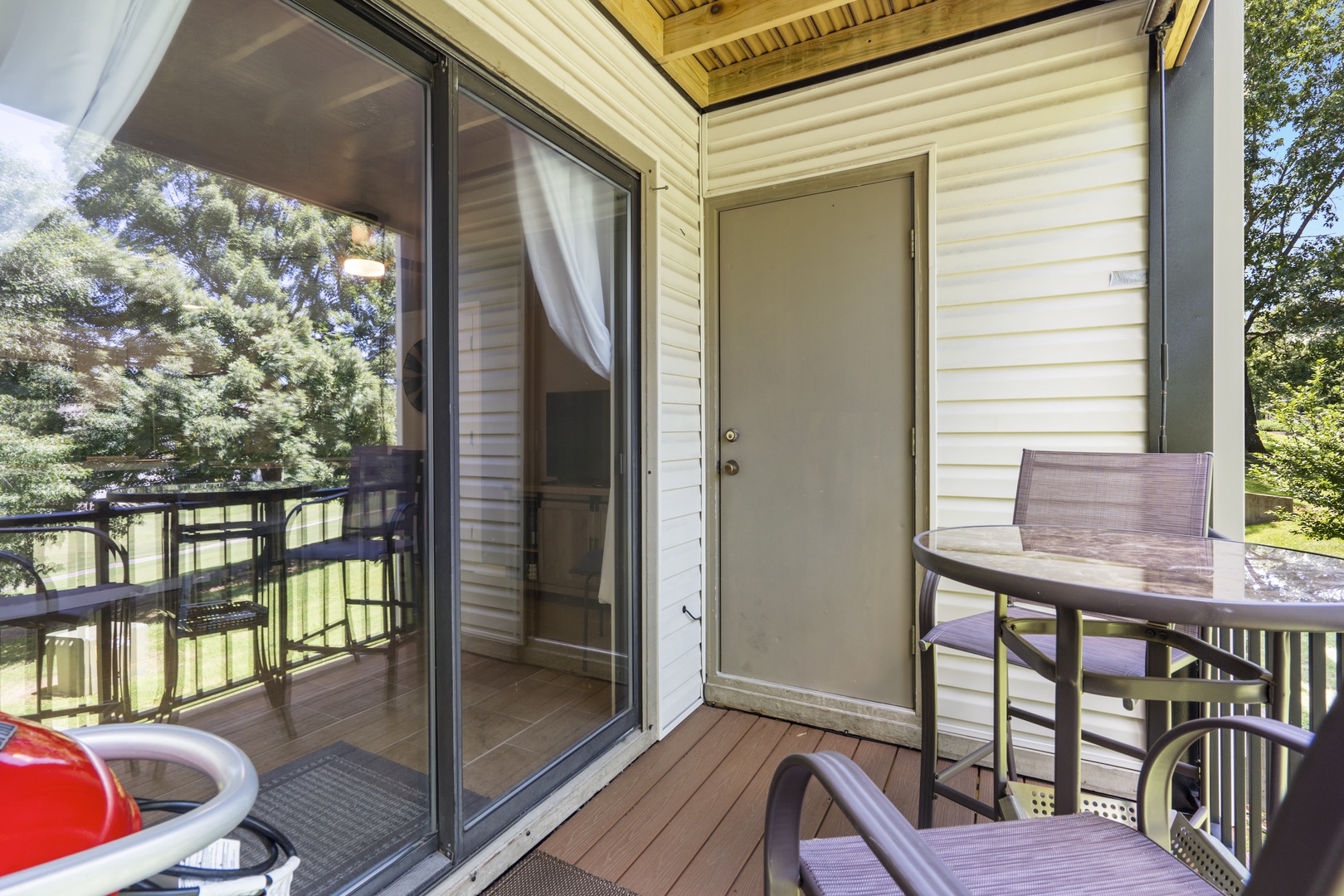 Balcony with outdoor seating