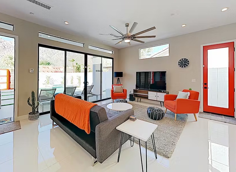 Great room with plenty of seating