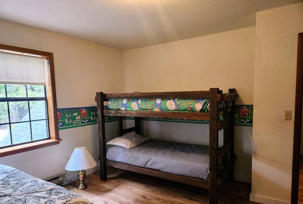 Bedroom 3 with Queen bed, Twin/Twin bunk bed, and TV (Upstairs)