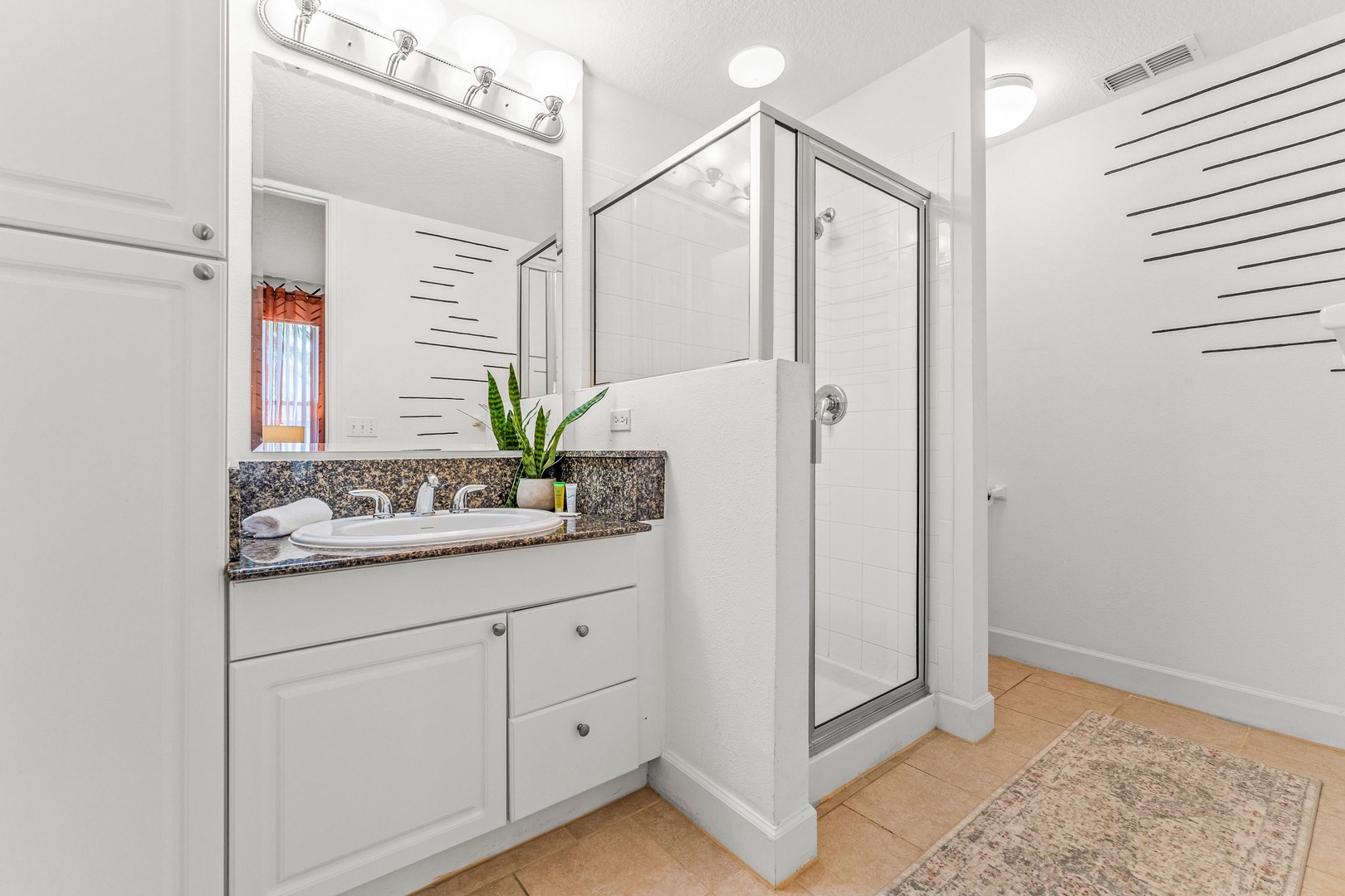 Private ensuite bath with stand-alone shower